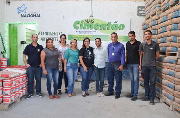 Alunos do curso de Gestão de Recursos Humanos em visita técnica na Mais Cimentão em Campina Grande - PB