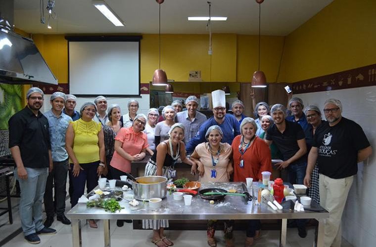 Professores da Faculdade Rebouças iniciam semana pedagógica com aula de gastronomia