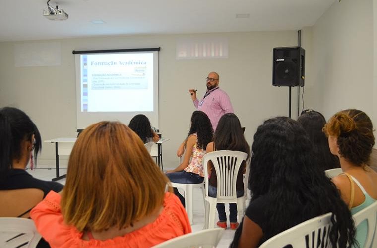 Curso de formação profissional para alunos de Lagoa Seca