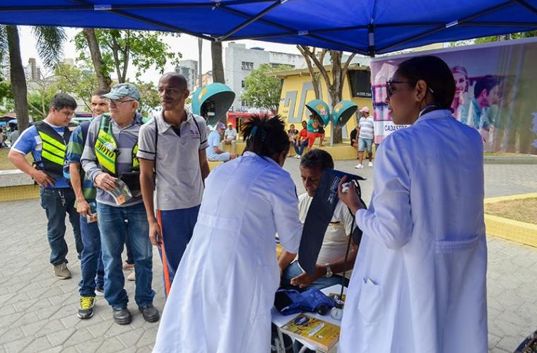 Faculdade Rebouças realiza ação Social na Praça da Bandeira