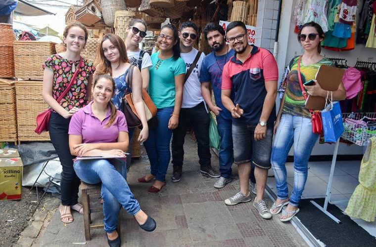 Alunos de Design de Interiores fazem visita técnica na Feira Central