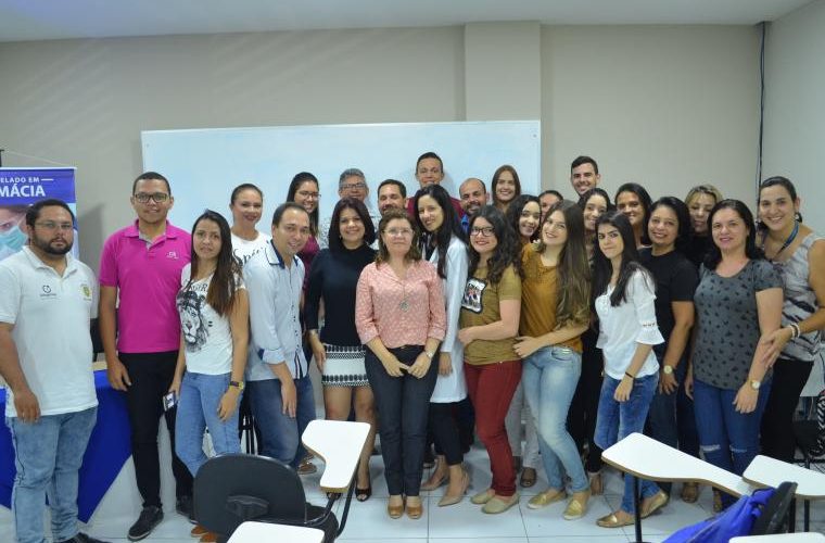 Mesa-redonda na FRCG discute a atuação do profissional de Farmácia